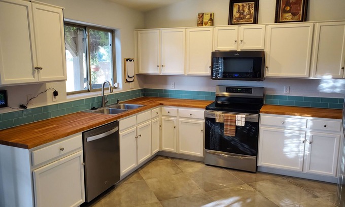 Queen Creek House | Lovely medium sized home on Las Colinas Golf Course
