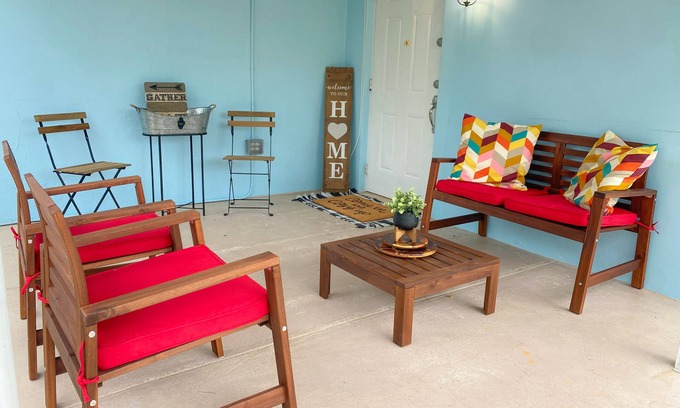 Palmetto Estates Apartment | Lovely Miami Apartment with Spacious Backyard!