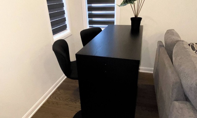 Ottawa Division House | Lovely Modern 4 Bedroom Townhome