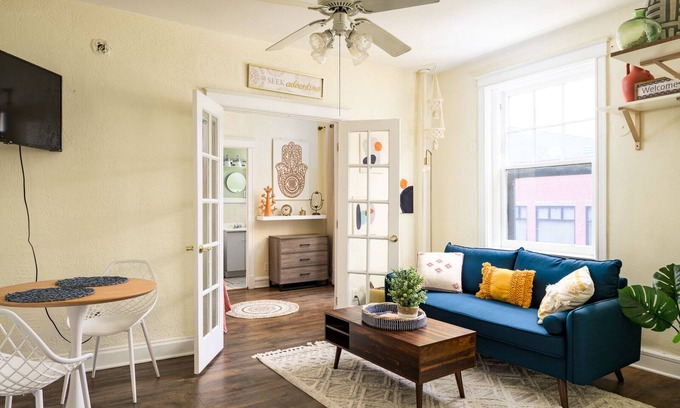 Capitol Hill Apartment | Lovely monthly rental in heart of Cap Hill!
