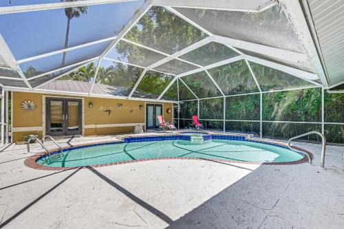 Naples House | Lovely Naples Home Backyard Oasis with Pool!