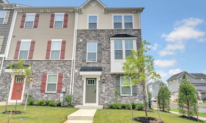 Glenarden House | Lovely, newly-built, 3-bedroom townhome with an office & 2-car garage in Lanham