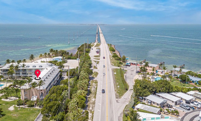 Layton House | Lovely Oceanfront, gated com 3 bedroom - 3.5 Condo