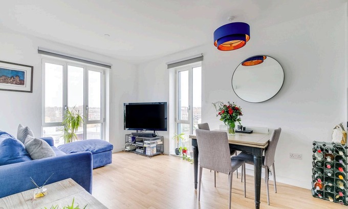 Wandsworth Apartment | Lovely one bed apartment with excellent views of London