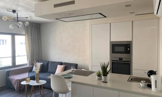 Belair Apartment | Lovely One Bedroom Apartment in City Center with Parking, near Public Transport