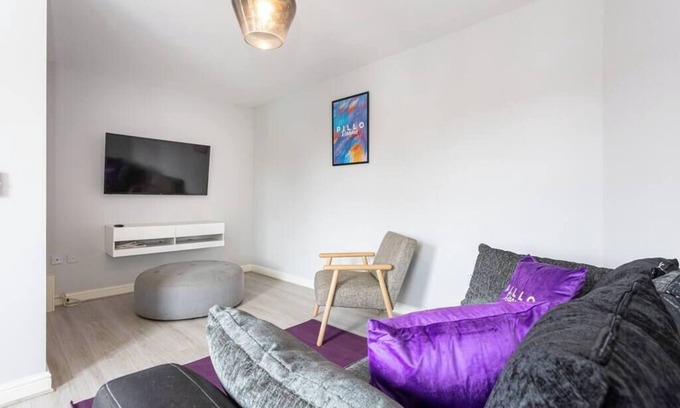Eccles Apartment | Lovely one-bedroom serviced apartment in Eccles
