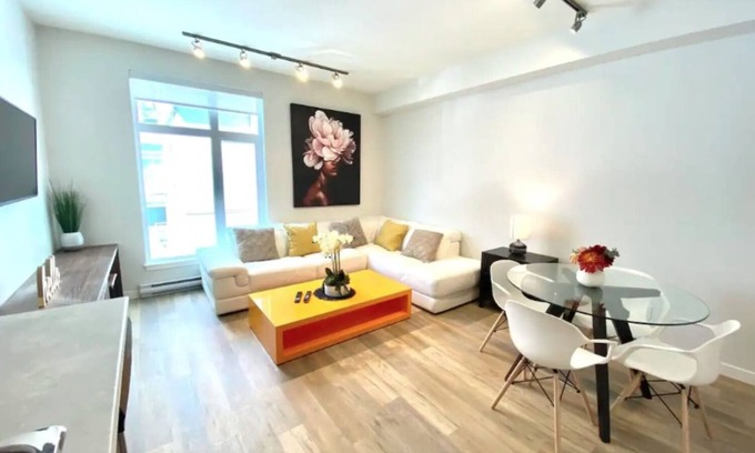 Sidney Hotel | Lovely One Bedroom Suite
