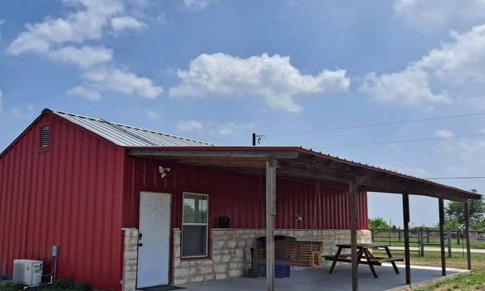 Bastrop House | Lovely one room barndominium - The Bastrop Barndo