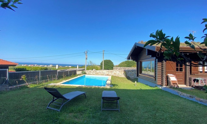 Carreco House | lovely place, with swimming pool and near the beach