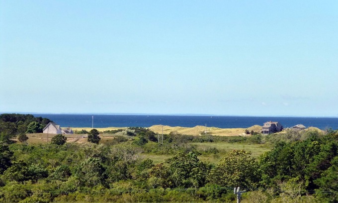 Wellfleet House | Lovely post and beam home,
