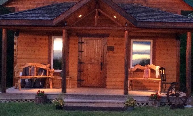 Division No. 7 Cabin | Lovely private cabin located in the country - ask us about family reunions also
