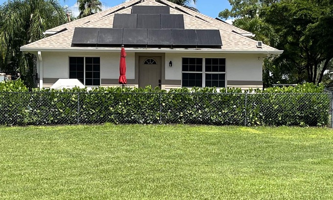 Oakes Estates Cottage | Lovely Private Cottage, less than 5 miles to the beach!