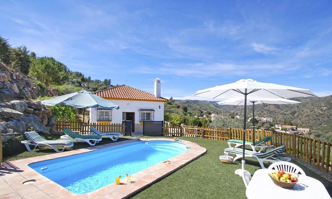 Comares Villa | Lovely private country house (6P) with pool and magnificent views. Petfriendly.