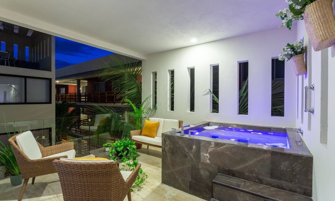 Zazil-ha Apartment | Lovely, Private, Secure and Excellent Located One Bed Condo