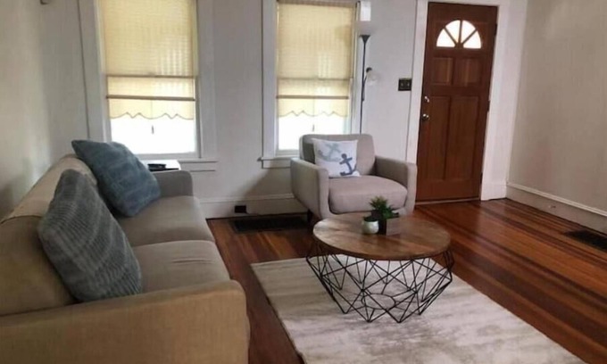 Albany House | Lovely renovated, 2-bedroom home with free parking