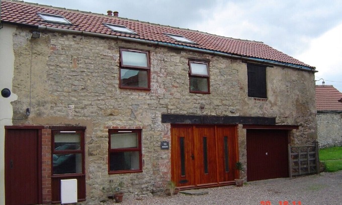 Barkston Ash Cottage | Lovely renovated Stone Cottage & Garden, great location Central Yorkshire