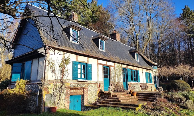 Bezancourt House | Lovely renovated traditional house, charm, calm in a green setting.
