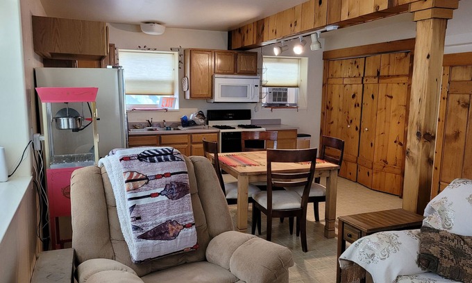 Crawford Condo | Lovely Retreat Center Condo with 2 beds. Animal Friendly