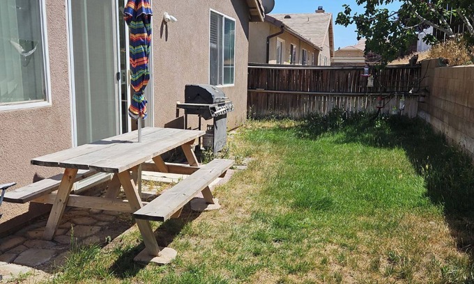 Hesperia House | Lovely Room in Hesperia Close to Highway 2