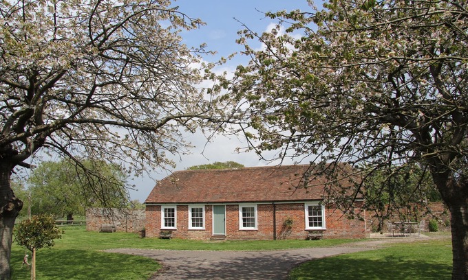 Lydd Cottage | Lovely rural cottage close to Camber Sands,Dungeness,Rye. Family friendly.