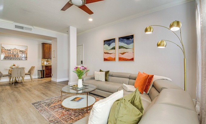 North Scottsdale Condo | Lovely Scottsdale Retreat: Pool & Hot Tub Access!