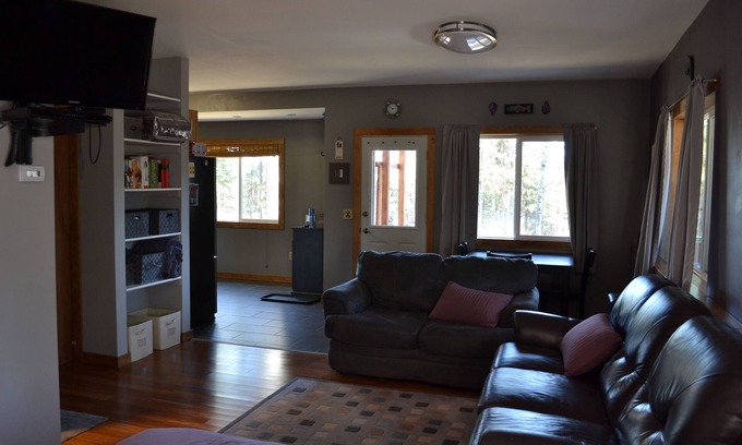 Ridgeway Apartment | LOVELY SECLUDED STUDIO - Two miles from Soldotna!