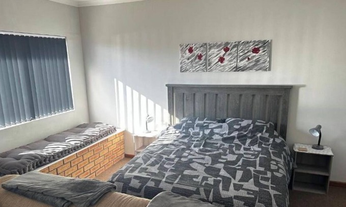 Gonubie Apartment | Lovely single unit with secure parking 2