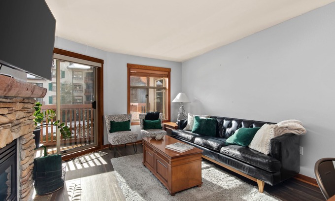Salt Lake Mountain Resorts Condo | Lovely ski-in/out condo w/community hot tub, pool & Club Solitude access