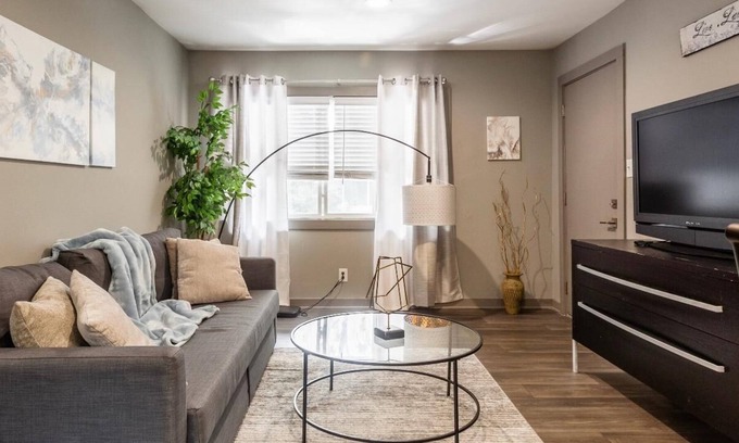 Lindridge-Martin Manor Apartment | Lovely Space, close to everything