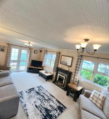 Aldborough House | Lovely spacious lodge on Trimingham house caravan park, near Cromer and Mundesley