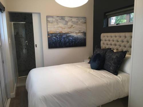 Pinelands Apartment | Lovely studio apartment in Pinelands, Cape Town