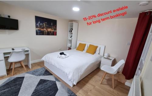 Harehills Apartment | Lovely studio-flat with free parking, free WiFi.