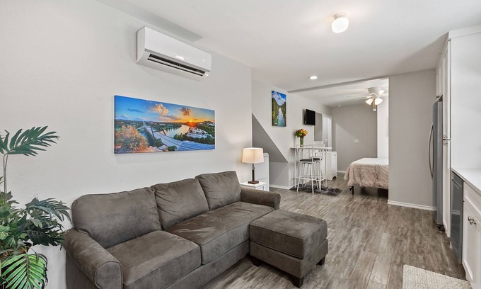 Bouldin Condo | Lovely studio in HEART of SOCO! 1 block to the action!