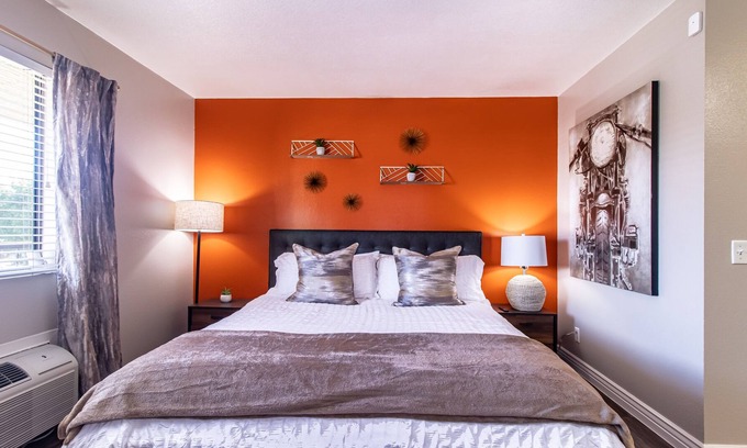 Colton Apartment | Lovely Studio☑ King Bed♚ Clean ✪ Comfortable✿