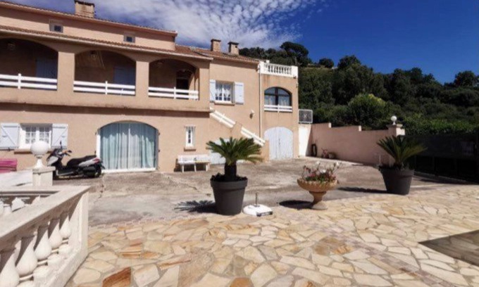 Bastia Apartment | Lovely T3 apartment on the 1st floor of Villa ULibecciu facing the sea