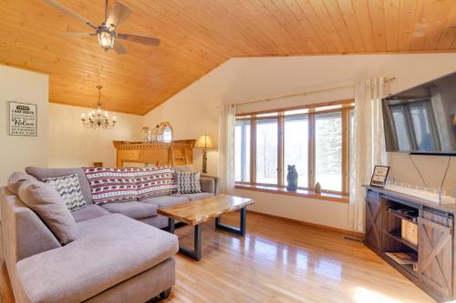 Terra Alta House | Lovely Terra Alta Cabin Less Than 1 Mi to Alpine Lake