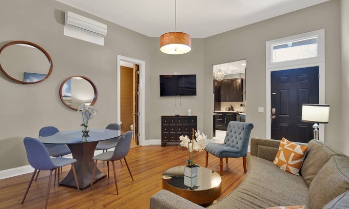 Metropolitan Apartment | Lovely Thomas Square Condo with Shared Porch