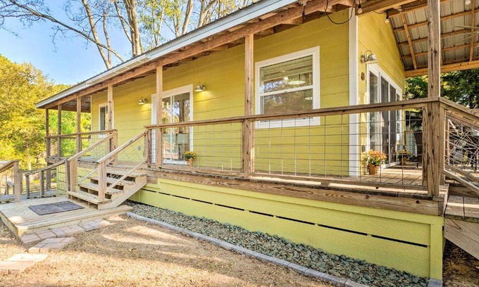 Turtle Beach Apartment | Lovely Toledo Bend Studio with Scenic Views!