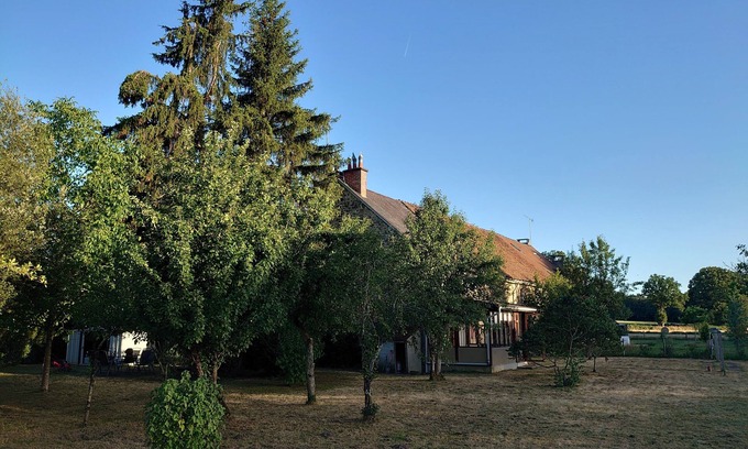 La Chatre-Langlin Cottage | Lovely traditional Berrichonne cottage close to Saint Benoit Du Sault
