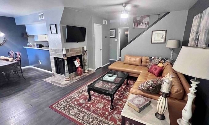 Sharpstown Condo | Lovely two Bedroom Condo one car Garage
