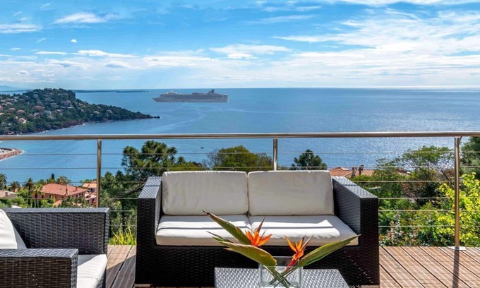 Espero-Pax Villa | Lovely villa with dazzling sea views not far from Cannes