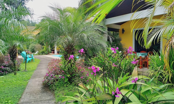 Nuevo Arenal Villa | Lovely Villa in LakeGardens, Beautiful Lake View, Huge Selection of Tours Nearby