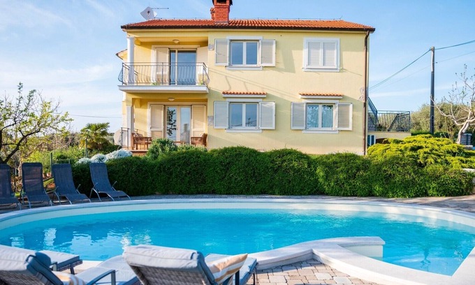 Kastelir Villa | Lovely Villa Laetitia with swimming pool