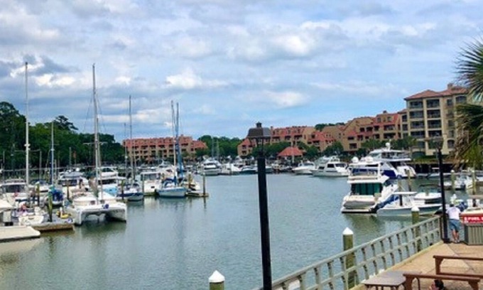 Shelter Cove Condo | Lovely Villa Just Steps From The Harbour