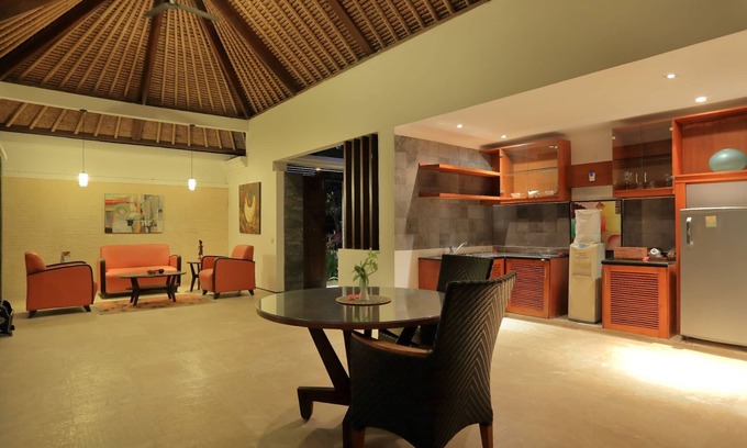 Mangsit Villa | Lovely Villa with a private pool