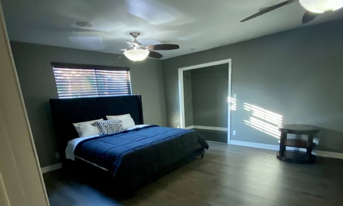 Norwalk House | Lovely vintage inspired hone close to freeways
