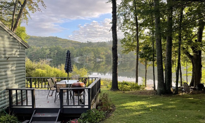 Camden House | Lovely Waterfront Cottage, Dog friendly, 4 miles from Town and Ocean