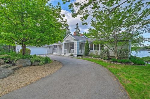 Owls Head House | Lovely Waterfront Owls Head Home with Own Beach