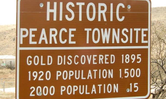 Pearce House | Lovely Wine Country Birders Delight 25 Acre Country Ranch/Amazing Hiking Getaway