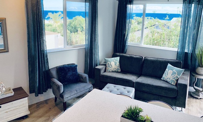 Maunalani Heights House | Lovers Hideaway with Ocean view